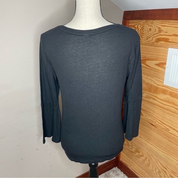 Old Navy Black Rib Knit Bell Sleeve Crewneck Top Shirt Medium - Picture 4 of 8